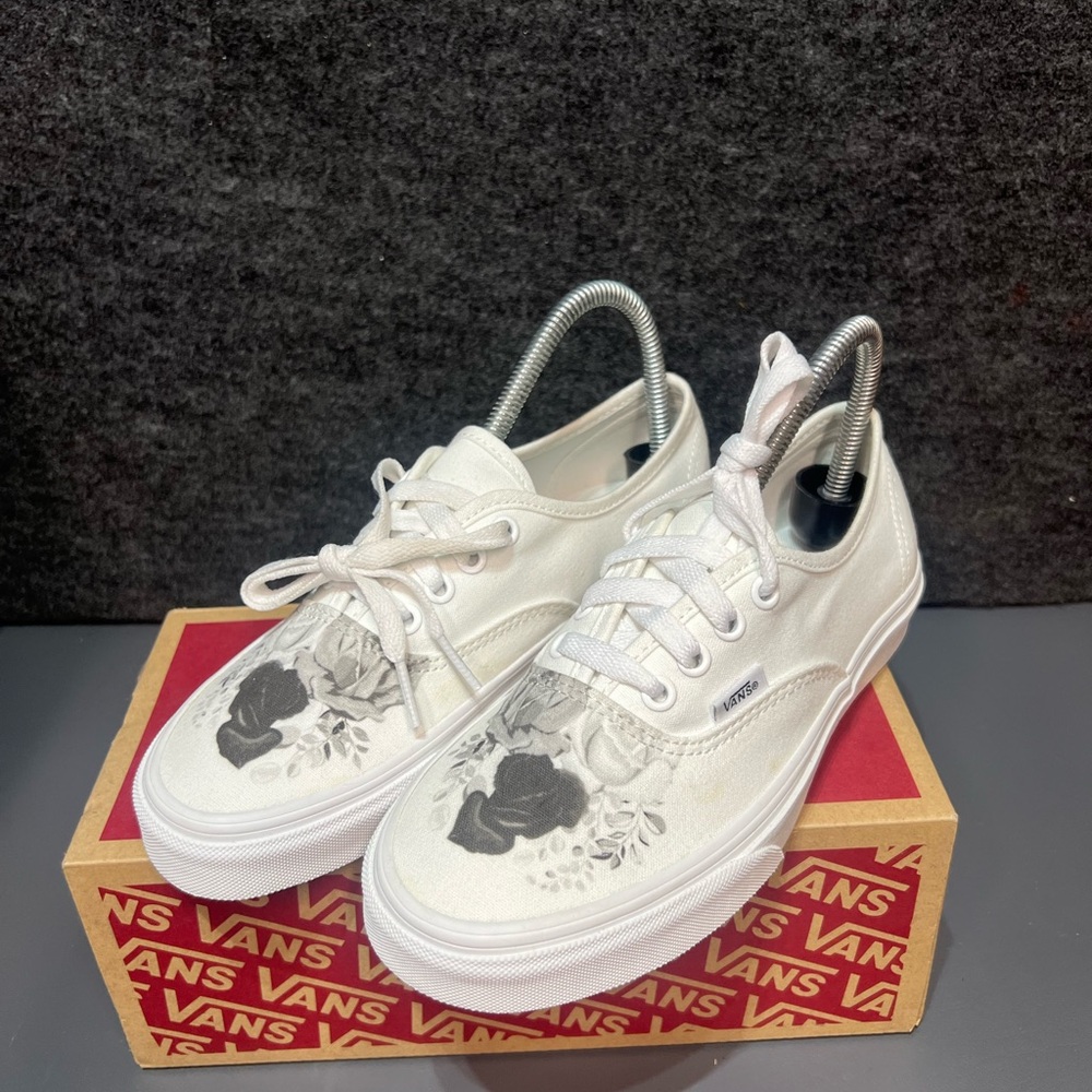 Vans Women's “Black & White Roses” Authentic Shoe Size 6.5 - Picture 10 of 14